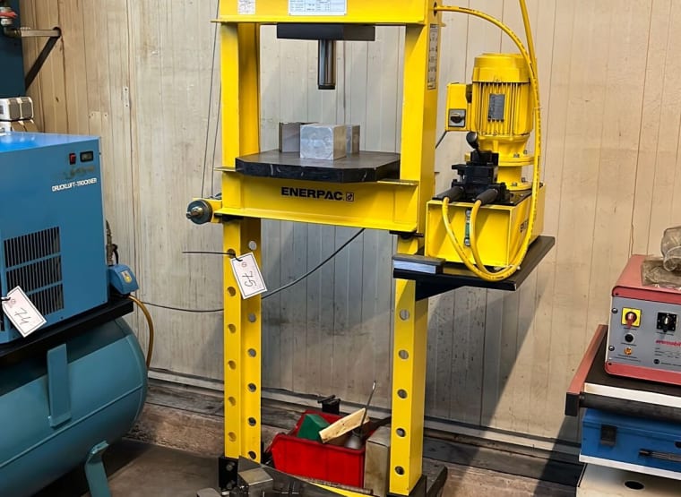 ENERPAC RC 256 workshop press
